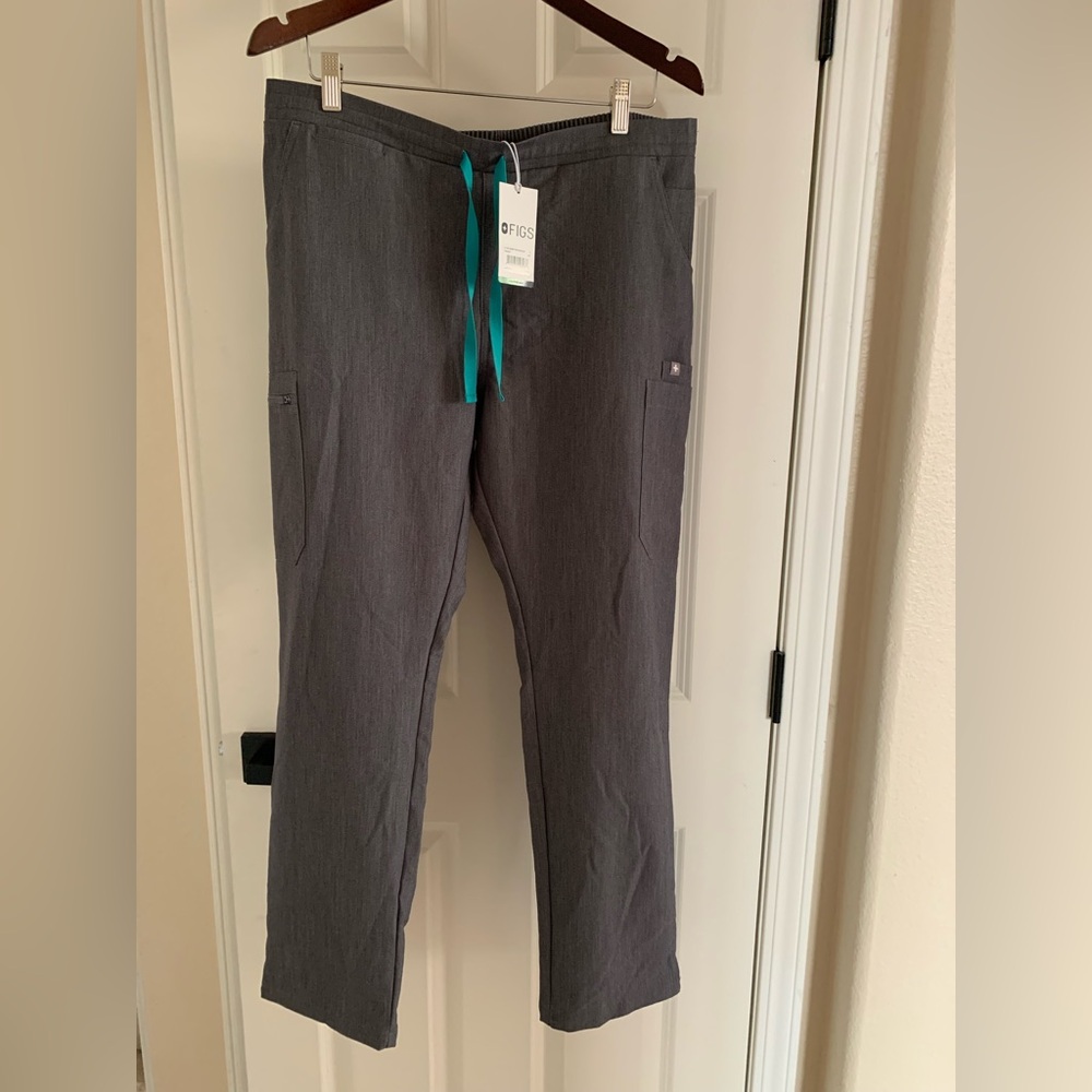 FIGS YOLA 10 pocket Women’s Pants - Large